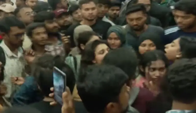 নতুন ছাত্র সংগঠনের আত্মপ্রকাশকে ঘিরে হাতাহাতি